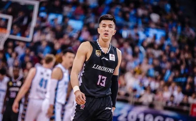  雄鹿客场连胜打破队史纪录
